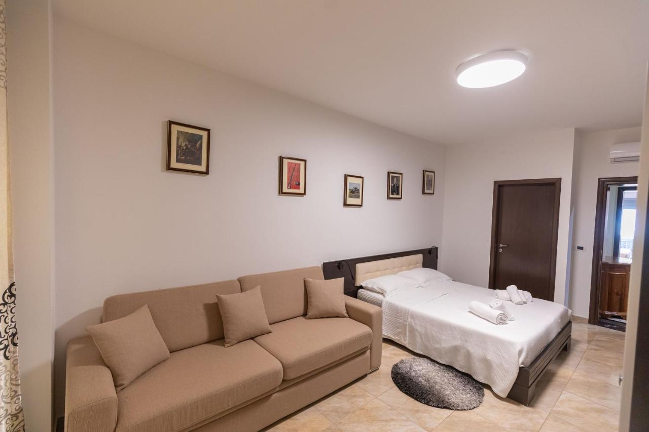 Hotel Pirro Vlorë Εξωτερικό φωτογραφία
