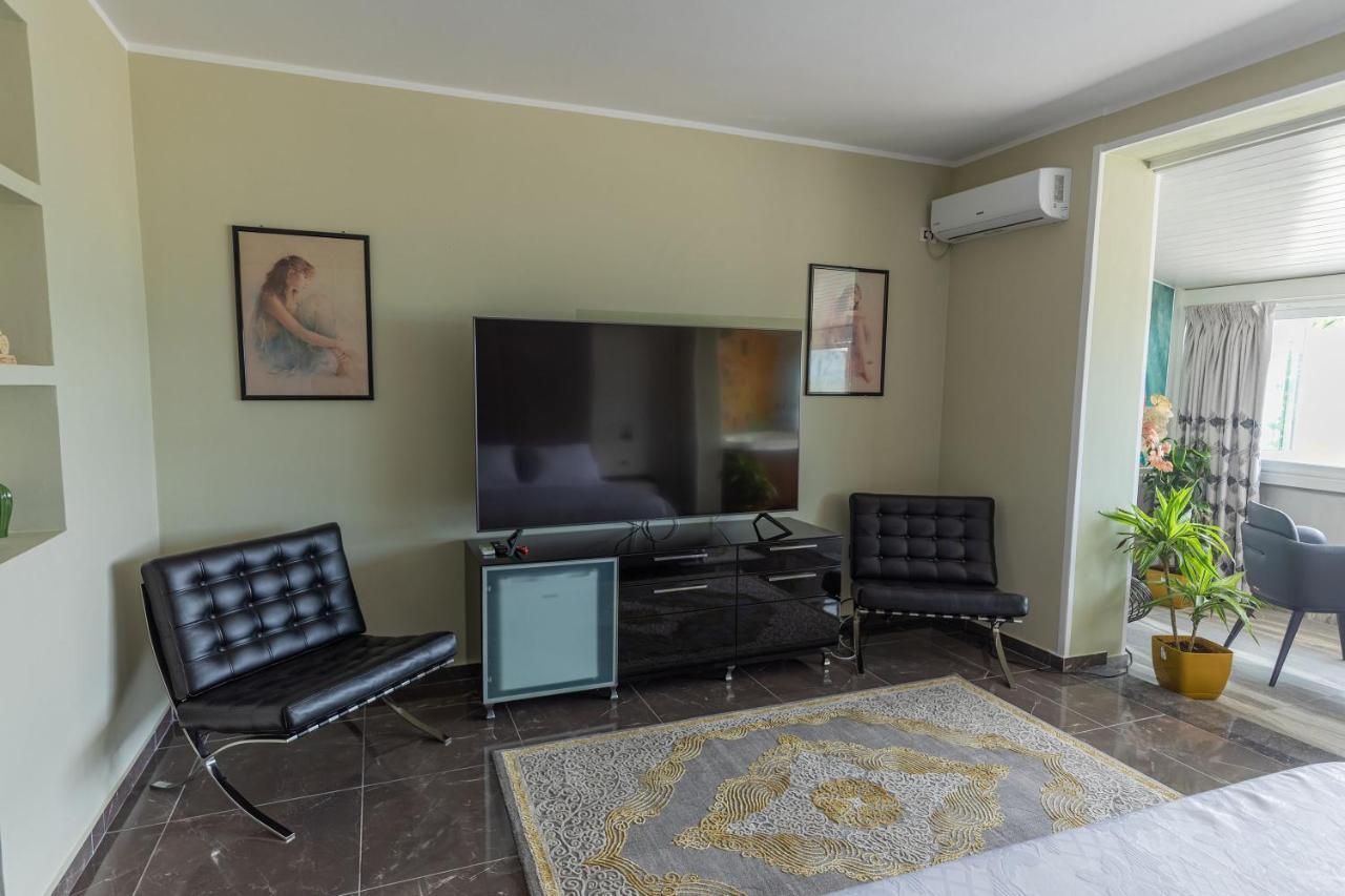 Hotel Pirro Vlorë Εξωτερικό φωτογραφία